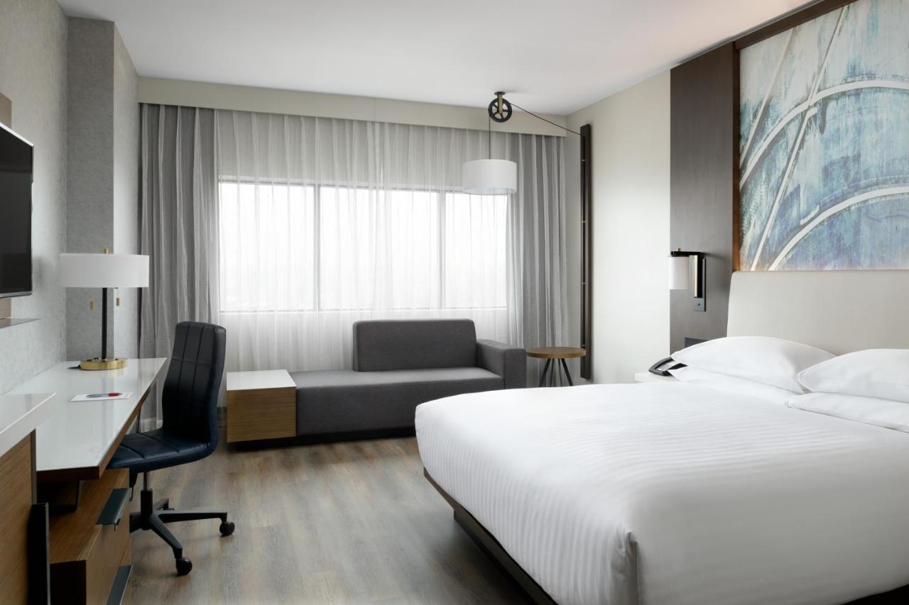 Отель Marriott Tacoma Downtown Экстерьер фото