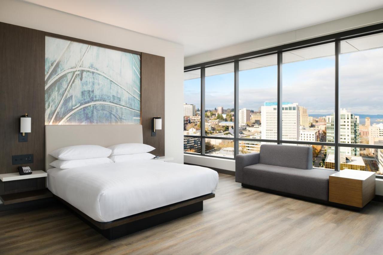 Отель Marriott Tacoma Downtown Экстерьер фото