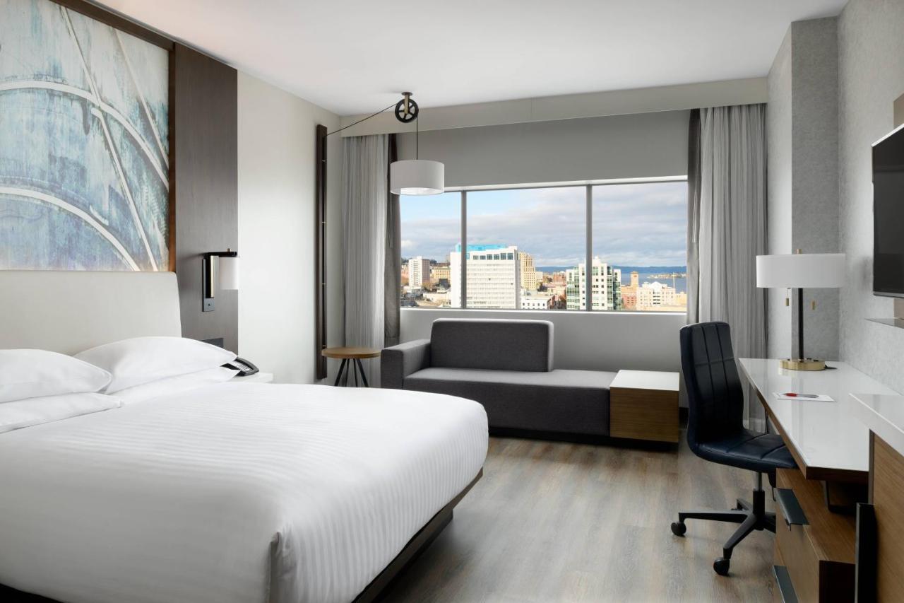 Отель Marriott Tacoma Downtown Экстерьер фото