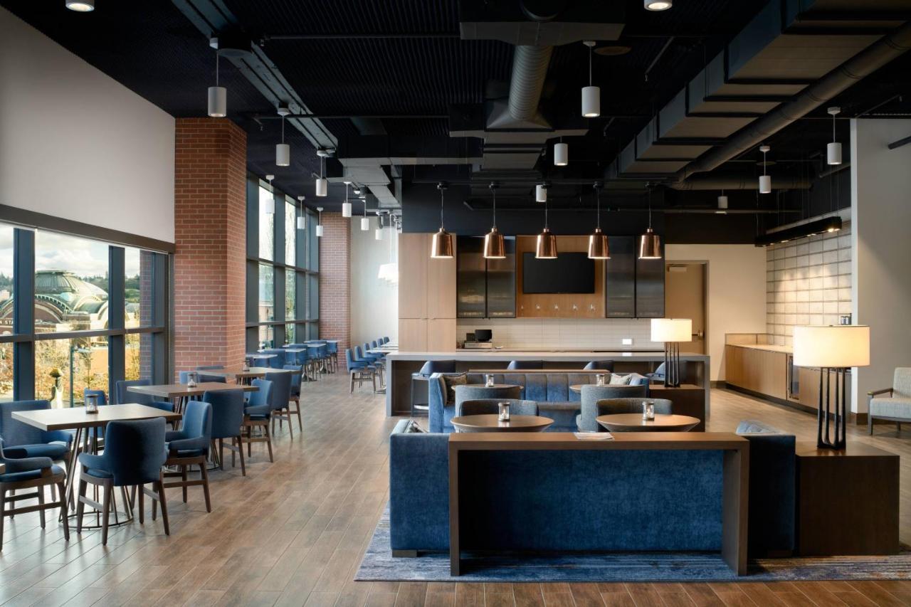Отель Marriott Tacoma Downtown Экстерьер фото