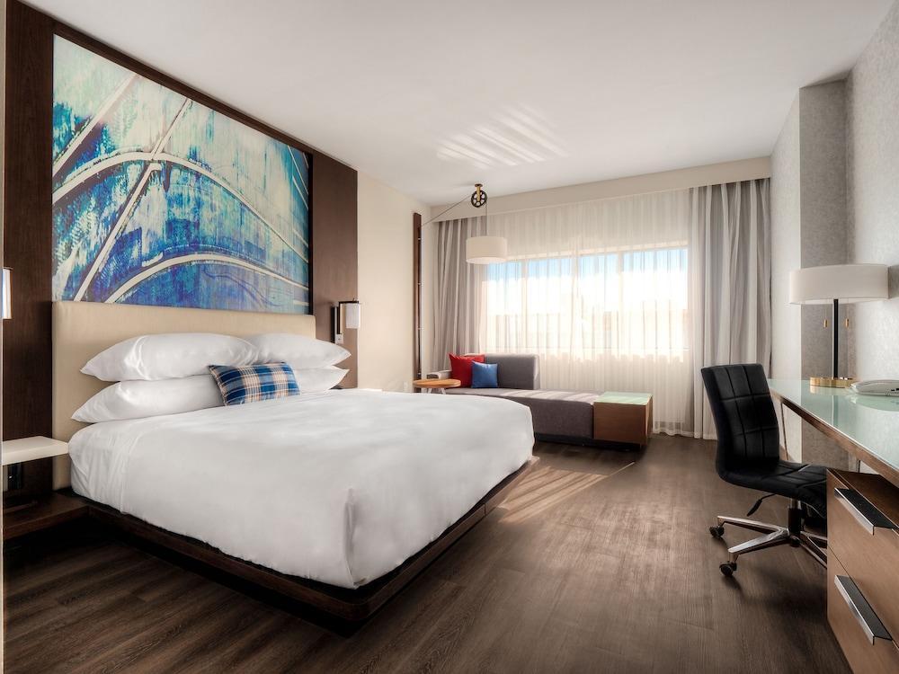Отель Marriott Tacoma Downtown Экстерьер фото