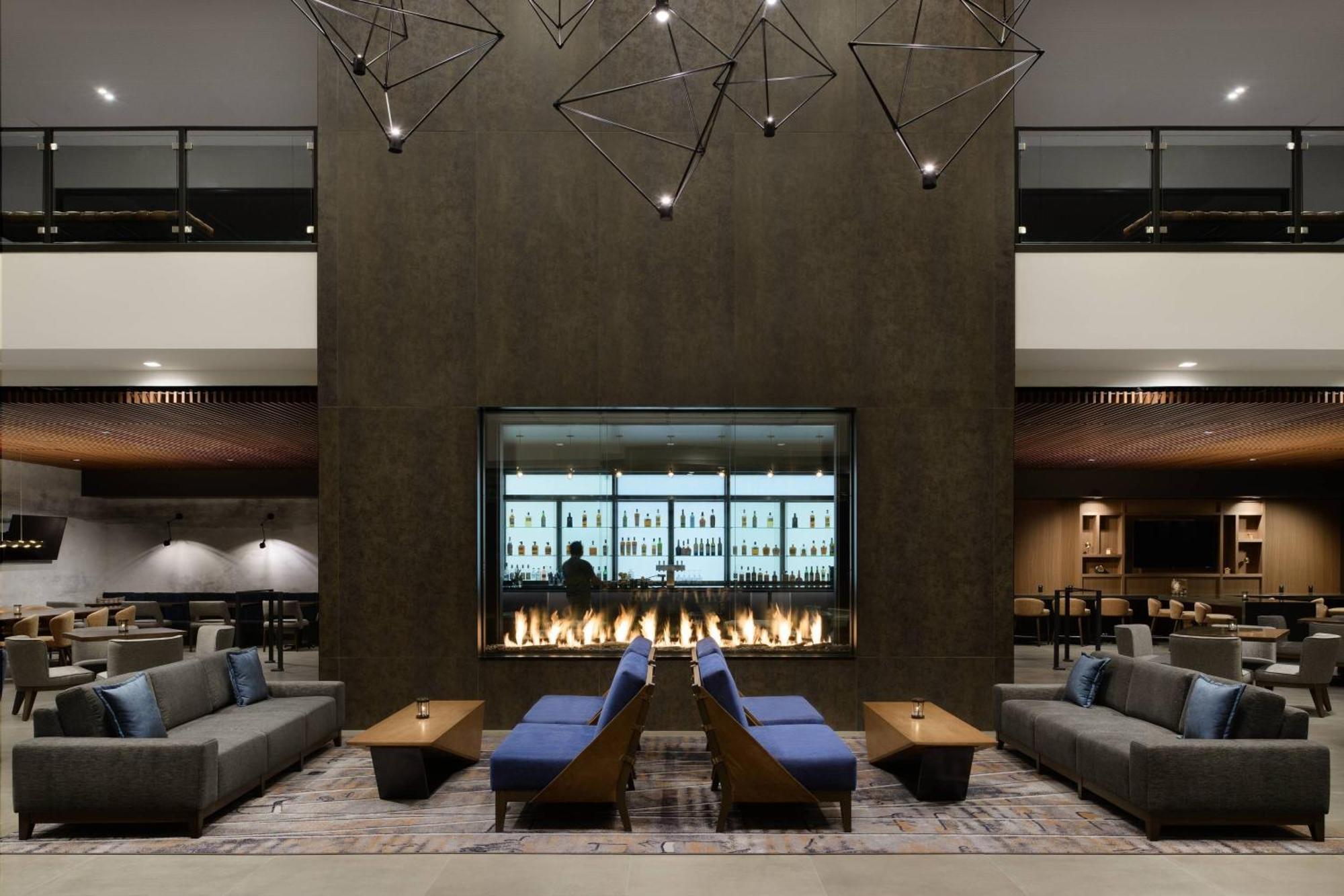 Отель Marriott Tacoma Downtown Экстерьер фото