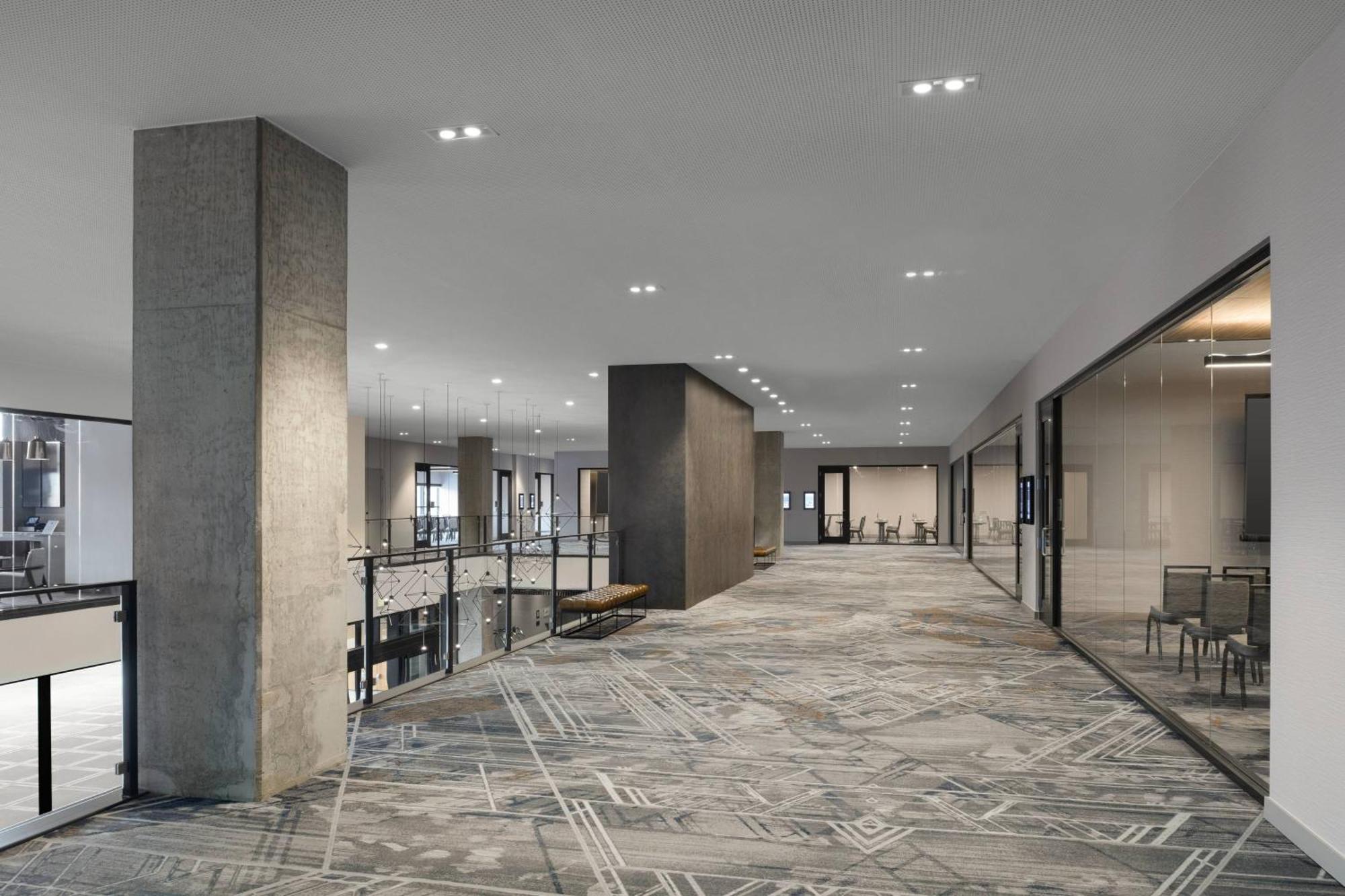 Отель Marriott Tacoma Downtown Экстерьер фото