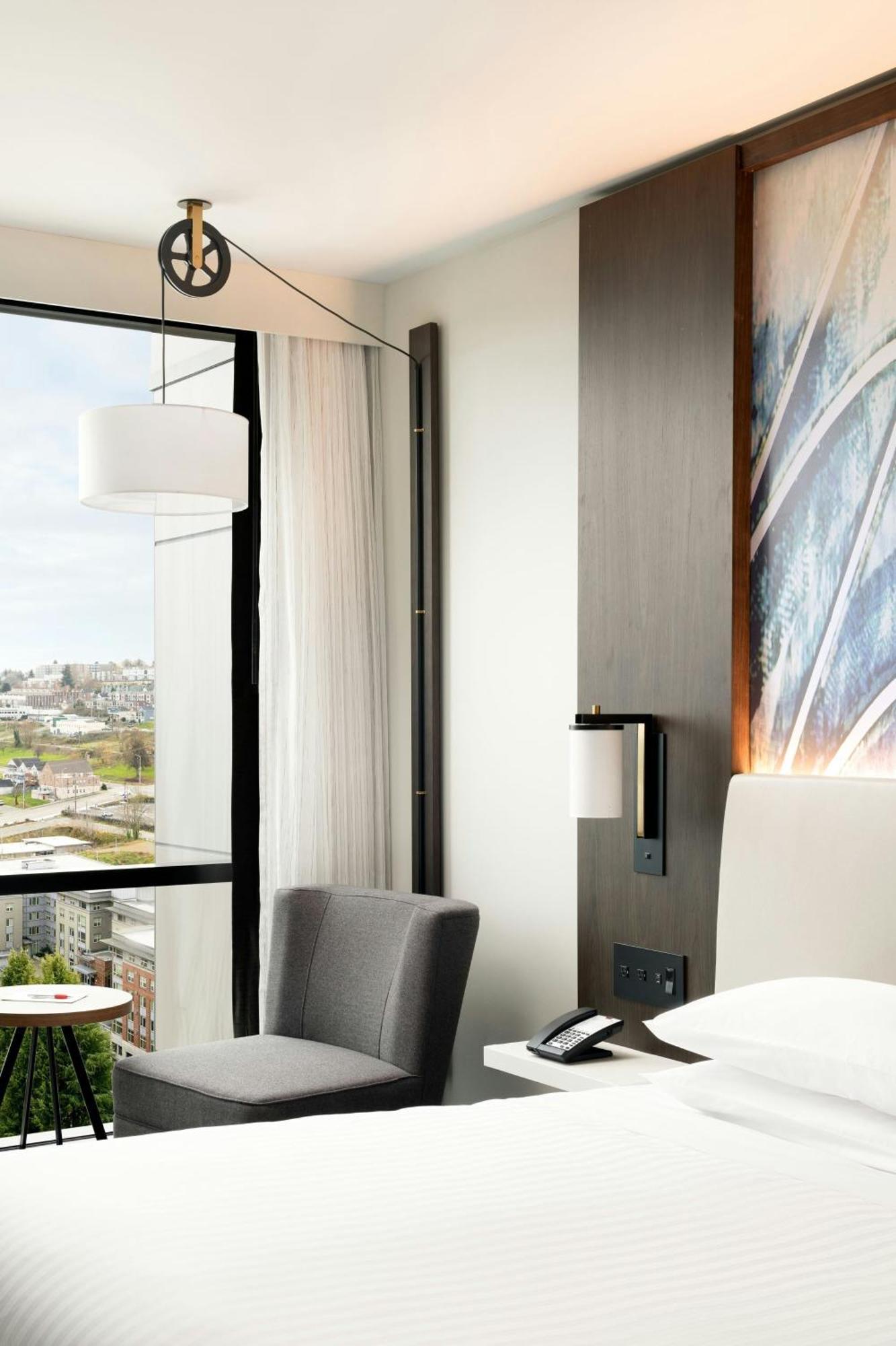 Отель Marriott Tacoma Downtown Экстерьер фото