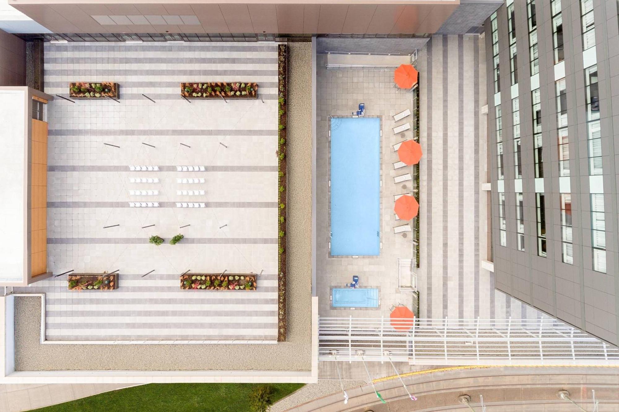 Отель Marriott Tacoma Downtown Экстерьер фото