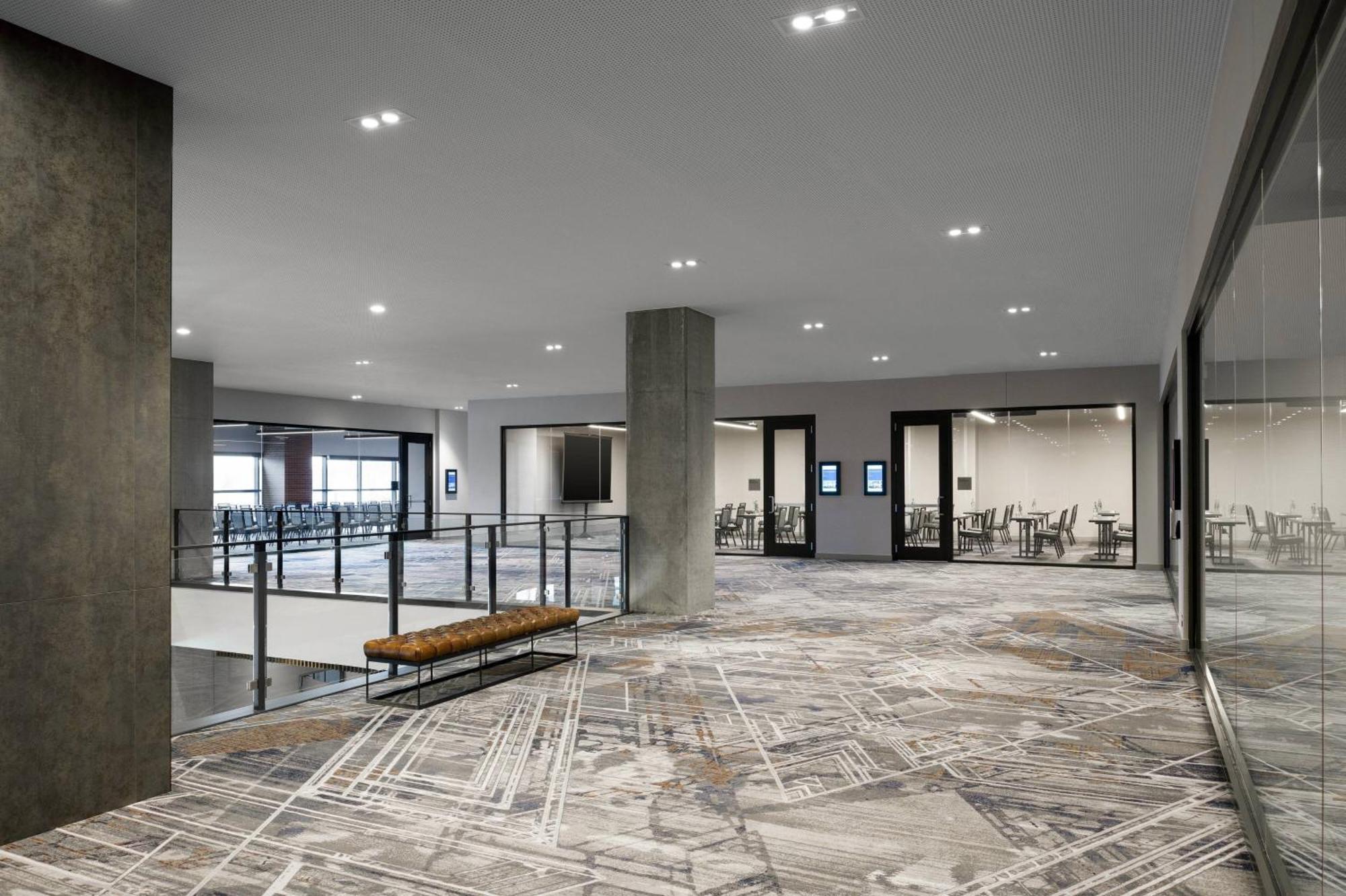 Отель Marriott Tacoma Downtown Экстерьер фото