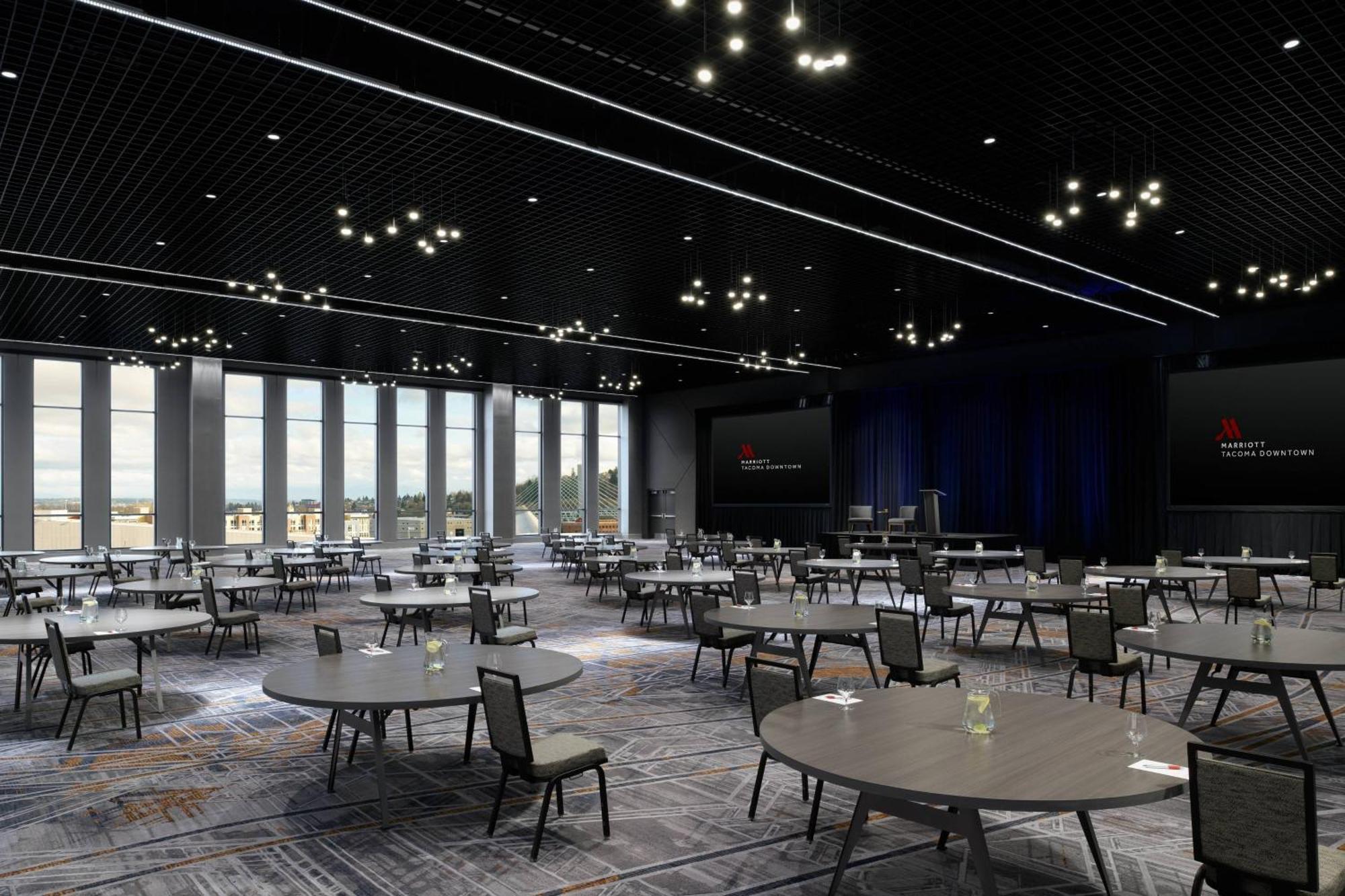 Отель Marriott Tacoma Downtown Экстерьер фото