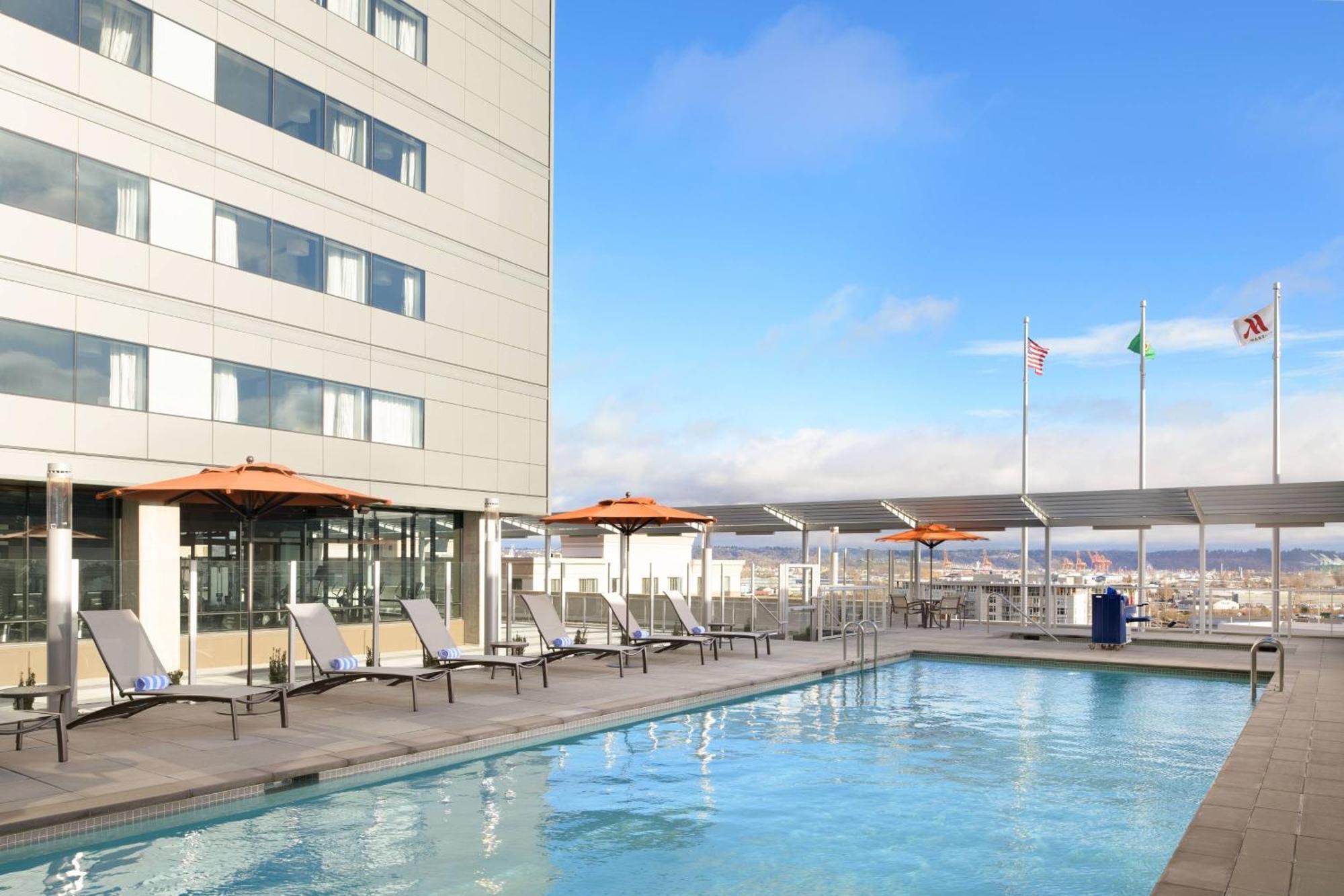 Отель Marriott Tacoma Downtown Экстерьер фото